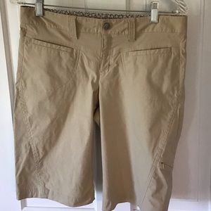 Athleta Khaki Dipper Bermuda Hiking nylon …